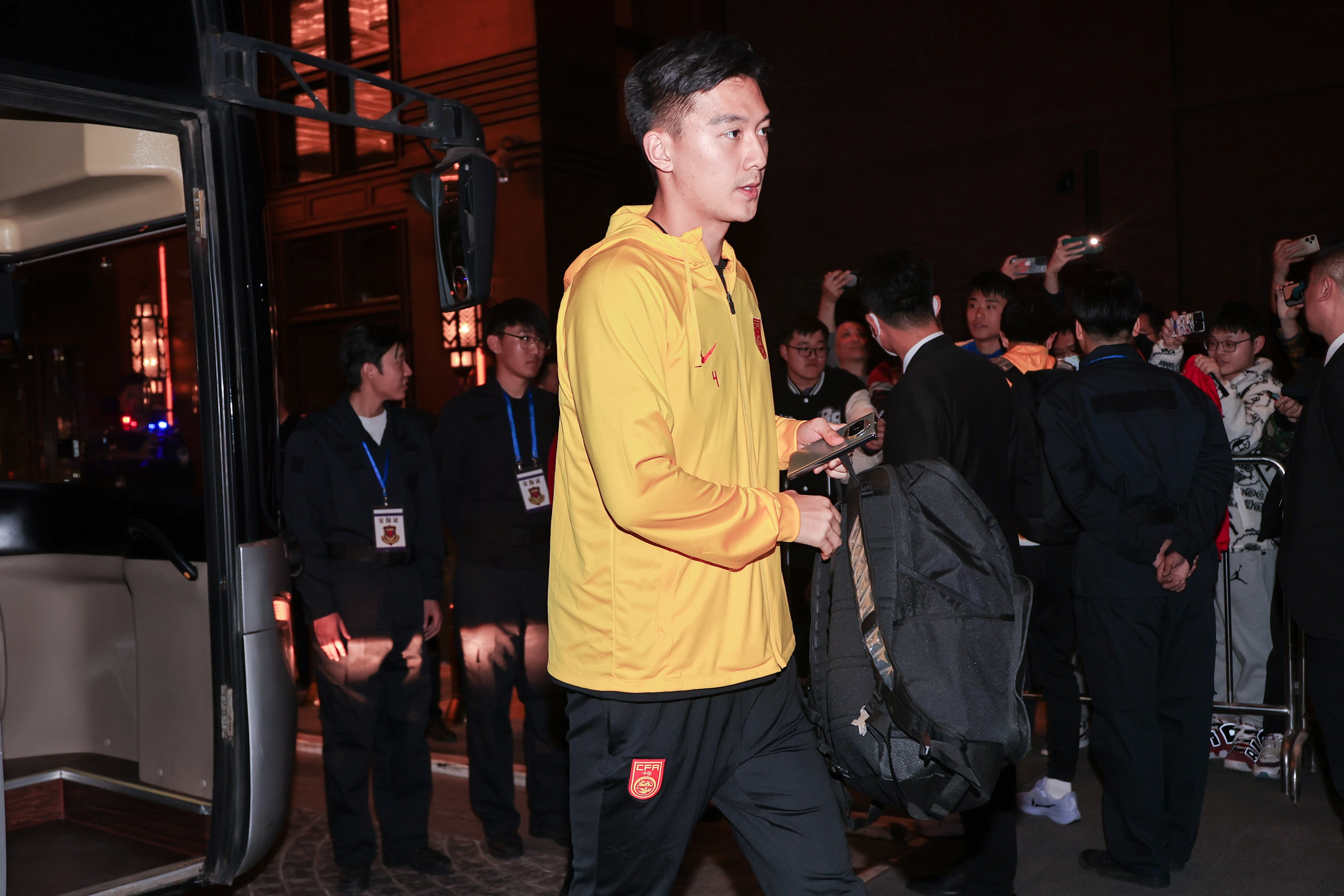 津媒：李源一表現達標后伊萬火速招入，蔣圣龍讓國足教練組舒緩